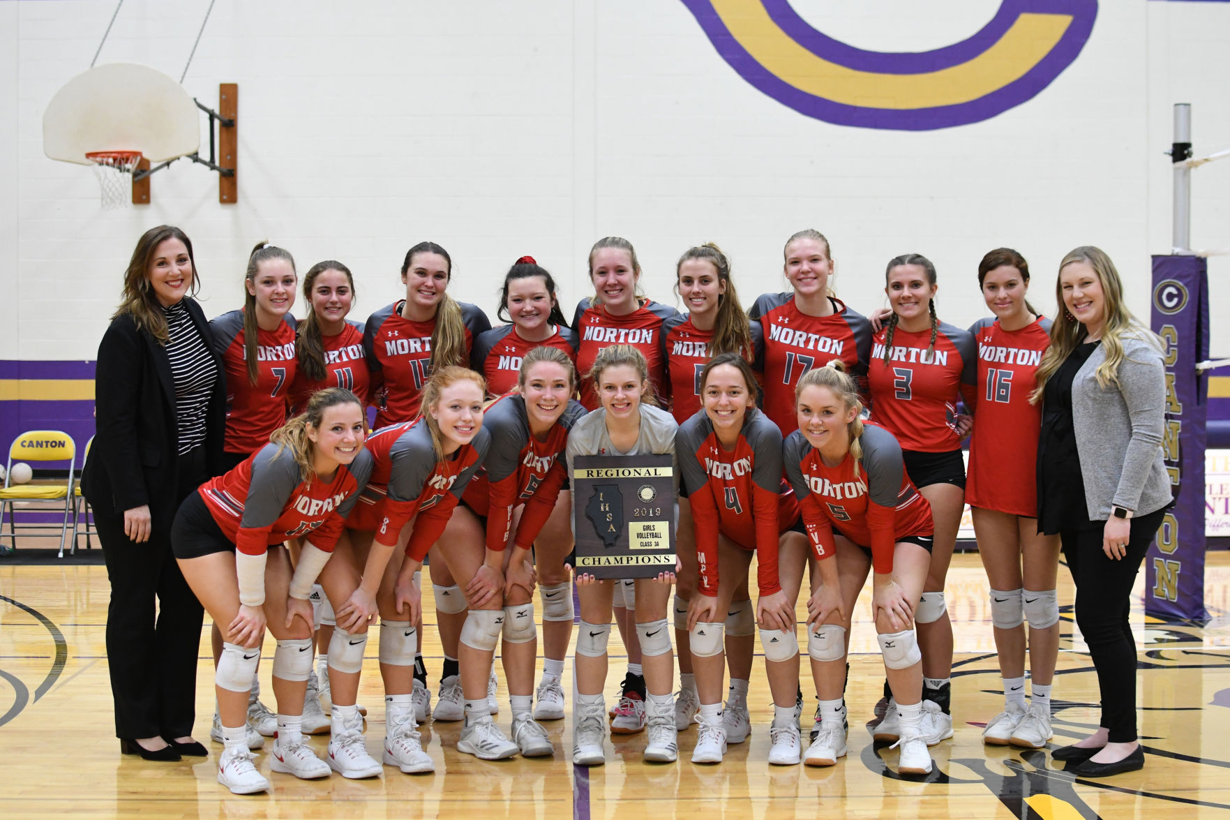 Morton Potters volleyball team wins IHSA Class 3A Regional Championship